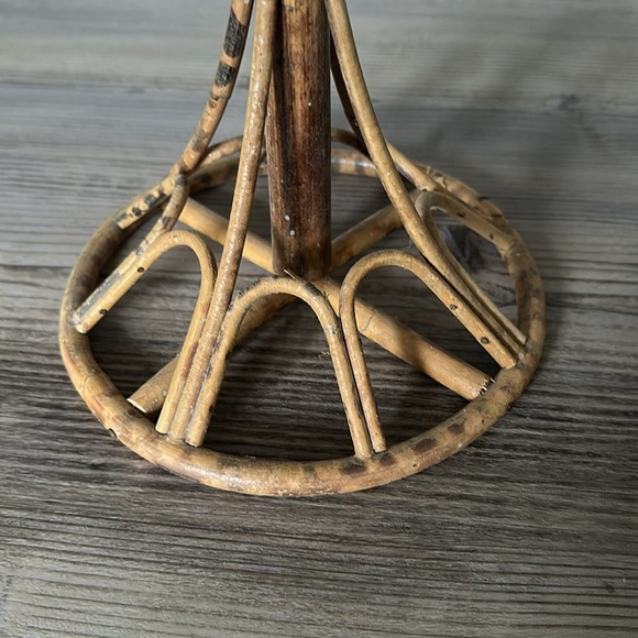 Vintage Rattan free standing towel holder - Picture 3 of 4